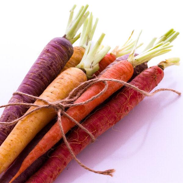 Carrots Mixed Heritage with Tops - Image 2